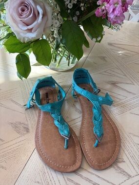 Minnetonka Turquoise Braided T-Strap Sandals/Thongs / Snakeskin